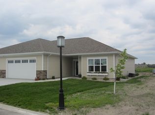 817 Goldenrod Trl, Brookings, SD 57006