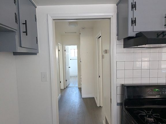 3rd image of 9236 California Ave