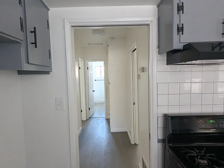 9236 California Ave — Photo 3