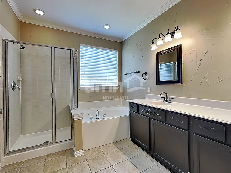 6801 Essex Dr — Photo 10