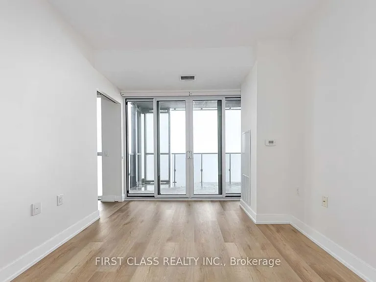 7 Grenville St #5305 — Photo 6