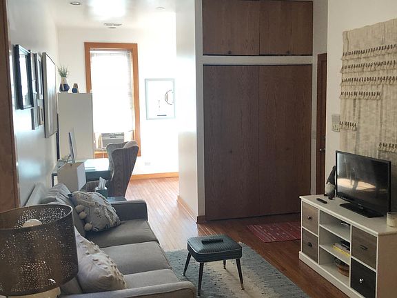 3rd image of 1413 N Cleaver St APT 2F