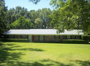 502 E Pinecrest Dr, Atlanta, TX 75551