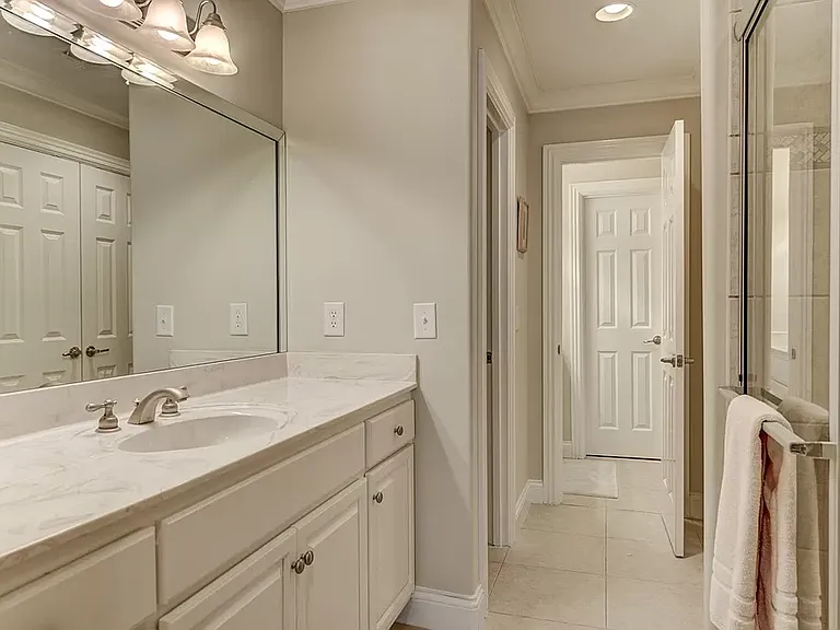 Nickolas Cir — Photo 12