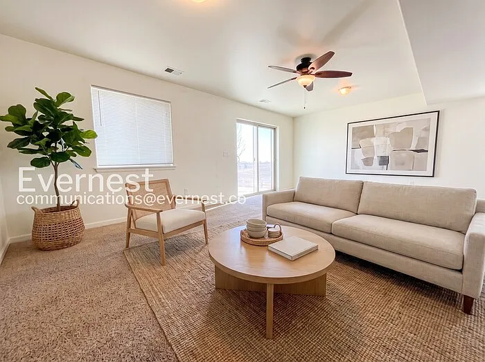 4 bed, 4.0 bath, 2500 sqft, $2,395 — Photo 2