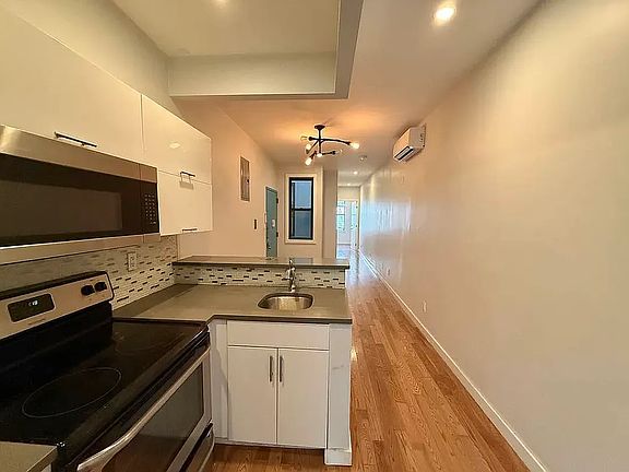 2nd image of 1447 Bushwick Ave APT 1