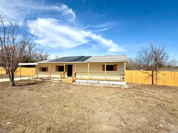 106 Jessica Ln, Kerrville, TX 78028