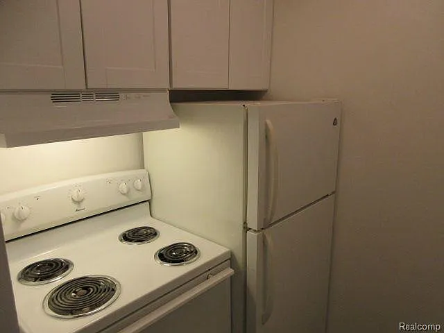 31831 Grand River Ave #70 — Photo 10