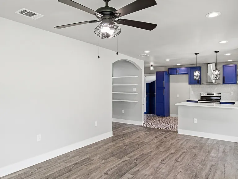 204 Aero Ave — Photo 7
