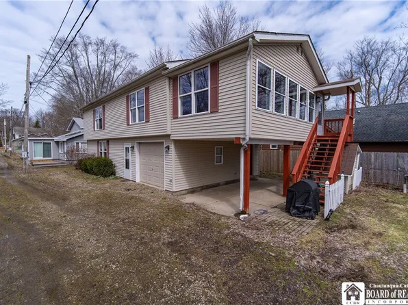 189 Sea Lion Dr, Mayville, NY 14757