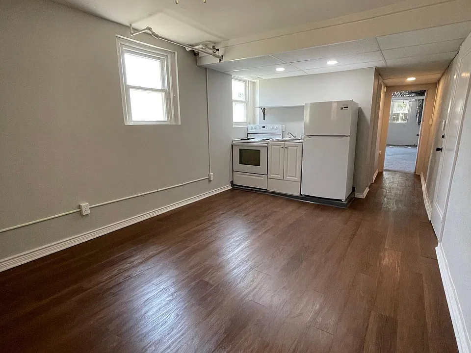 157 N Rose Blvd #6
