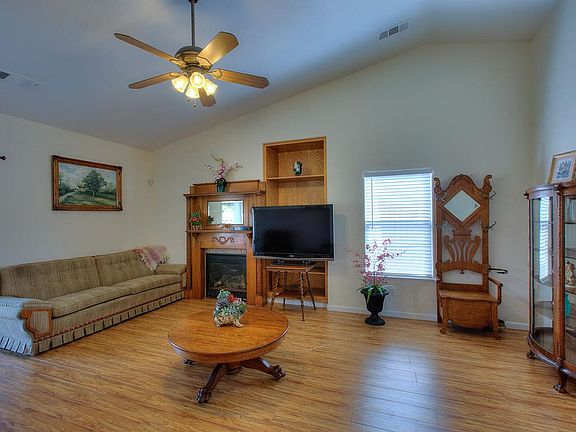 5th image of 12315 Bonnie Brae Ave