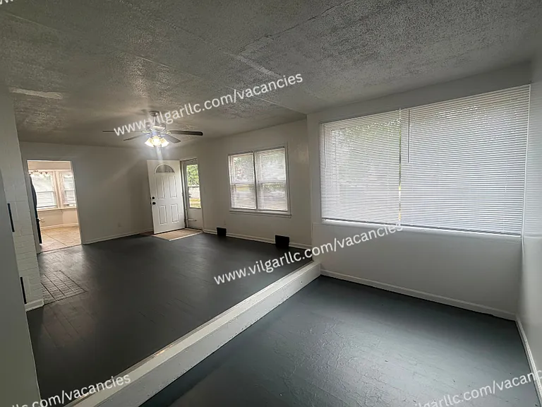 1353 Chase St — Photo 22