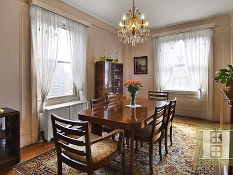 2nd image of 215 W 91st St APT 133