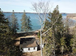 31 Oceanside Dr, Sedgwick, ME 04676