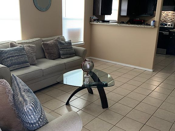 2nd image of 1103 W Pecan St #1