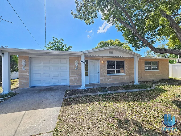 9210 Pegasus Ave — Photo 1
