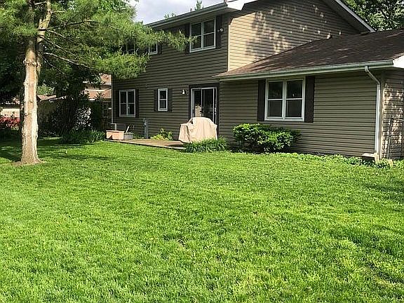 3rd image of 101 Waubansee Dr