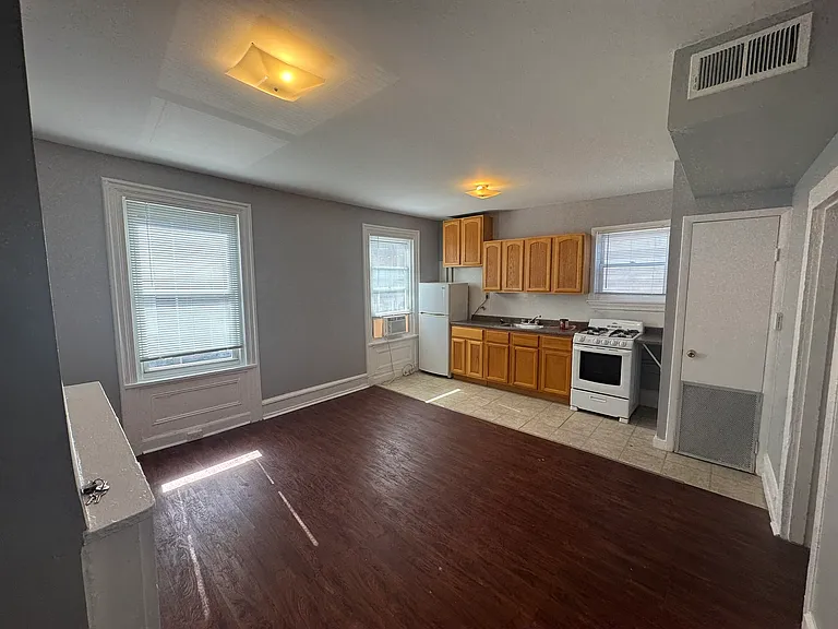 734 S 20th St #2F — Photo 7