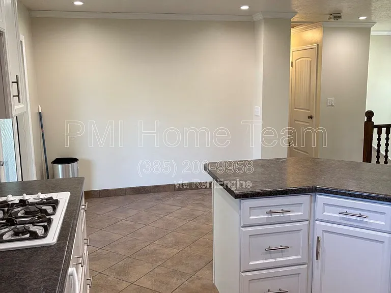 6068 S 2850 W — Photo 7