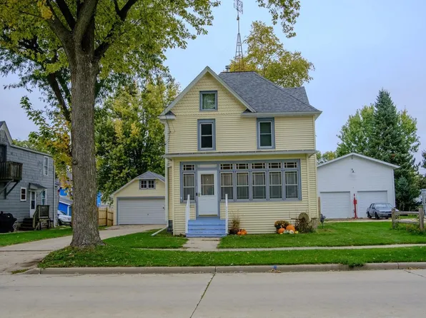 112 Prospect Avenue, Beaver Dam, WI 53916