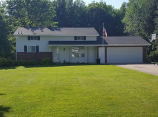 11709 Woodgate Dr, Grand Rapids, MI 49534