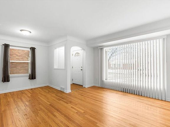 4th image of 13550 Royal Grand Ave