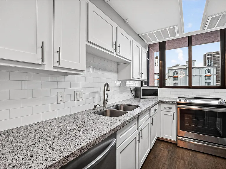 5150 Hidalgo St #402 — Photo 28
