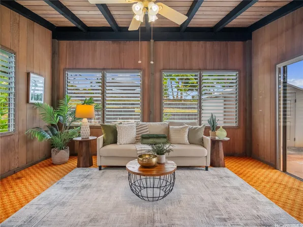 2241 Aupaka St, Pearl City, HI 96782