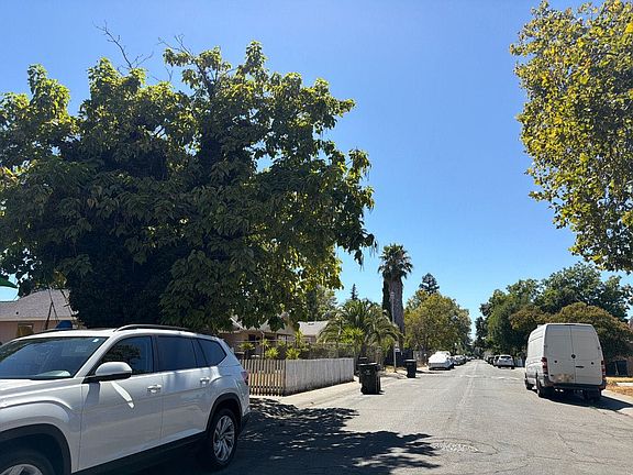 5th image of 3810 23rd Ave