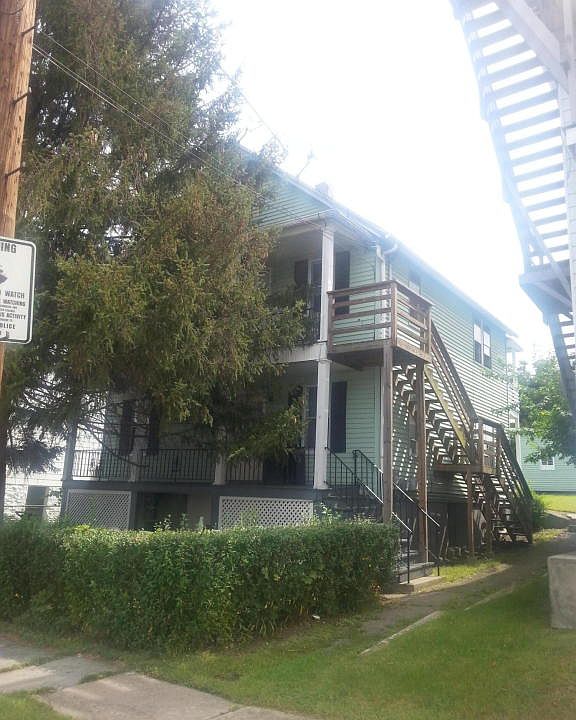 2nd image of 922 Sanderson Ave #L-6