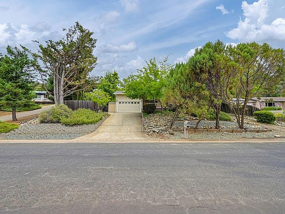 3rd image of 2361 Ponderosa Rd