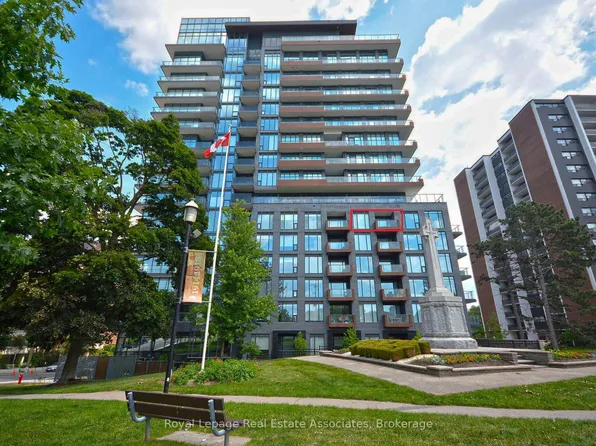 21 Park St E #706, Mississauga, ON L5G 0C2
