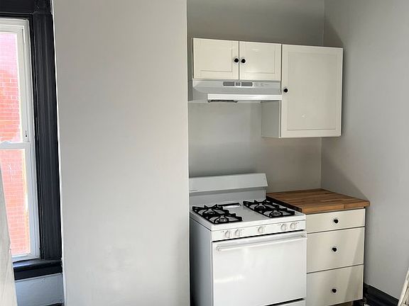 5th image of 239 Watson Blvd Floor 2