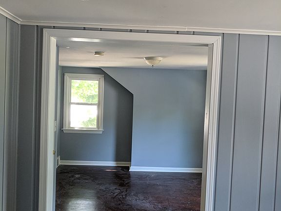 5th image of 3965 Camelot Dr SE
