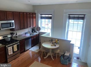 406 Spruce St #1F, Philadelphia, PA 19106