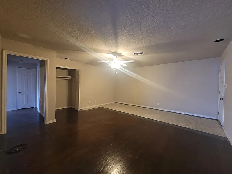 200 S Beaton St #202 — Photo 3