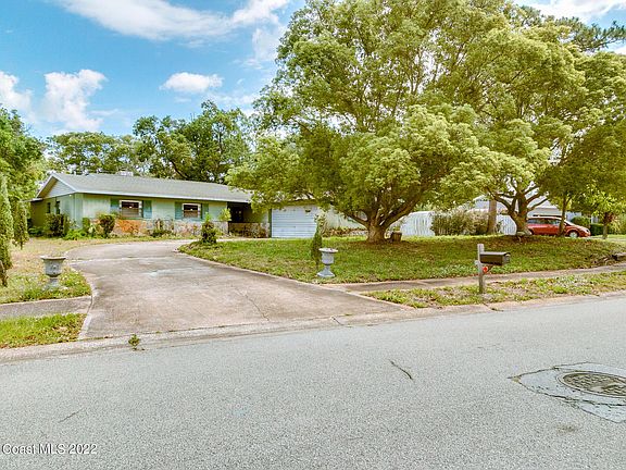 2nd image of 2706 Yorkshire Dr