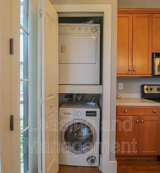 13 Corinne St — Photo 5