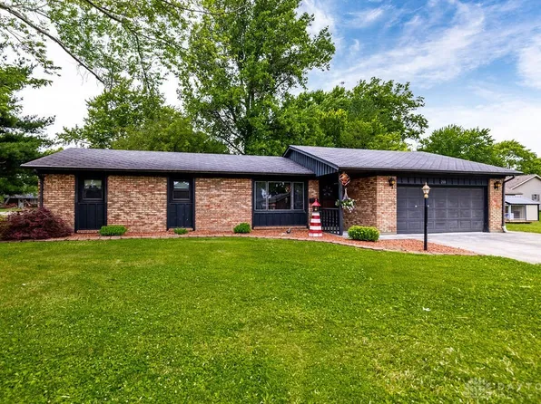 208 Debbie Dr, Eaton, OH 45320