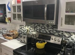 900 NE 195th St APT 510, Miami, FL 33179