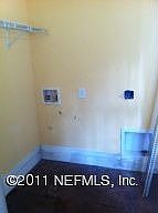 5th image of 615 Carlton St