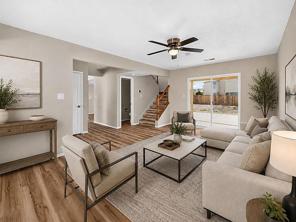 4th image of 1833 Strawberry Dr NE