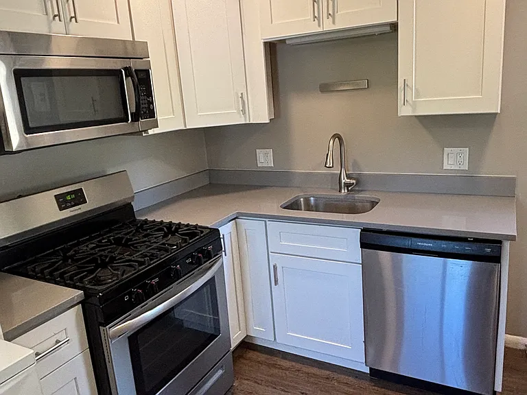1731 S Madison St — Photo 7