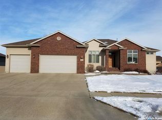 1404 E 71st St N, Sioux Falls, SD 57104