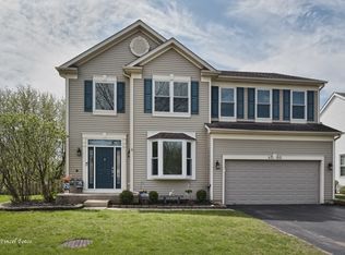 4560 Mackinac St, Lake In The Hills, IL 60156