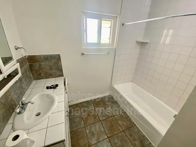 5220 Joan Ct — Photo 12