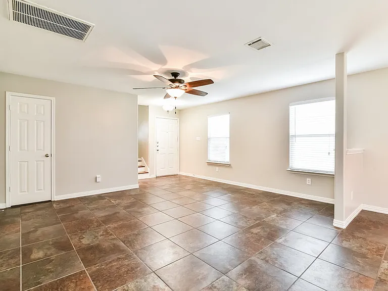 4722 San Antonio River Dr — Photo 3