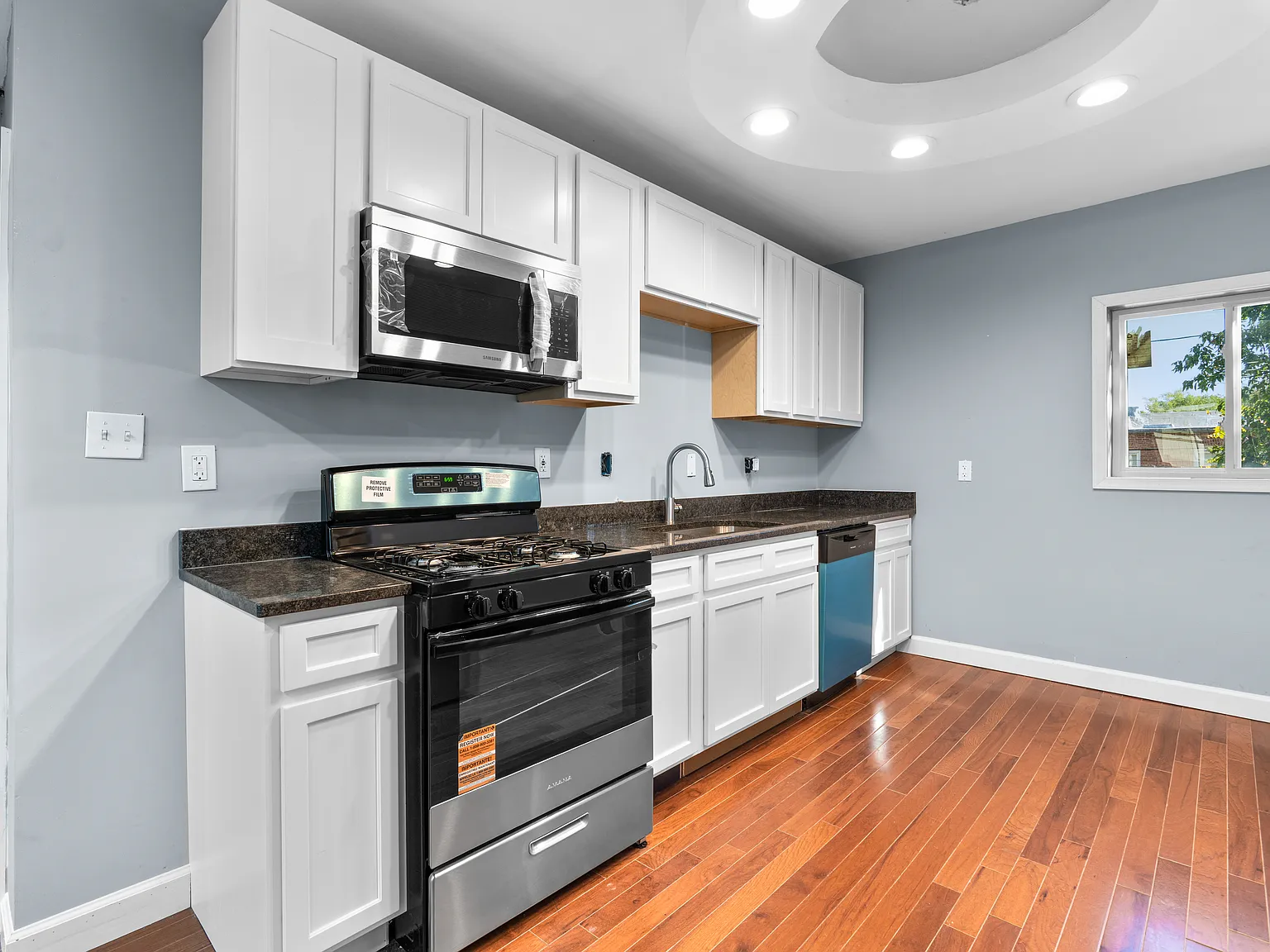 4 bed, 1500 sqft, $1,850 — Photo 1