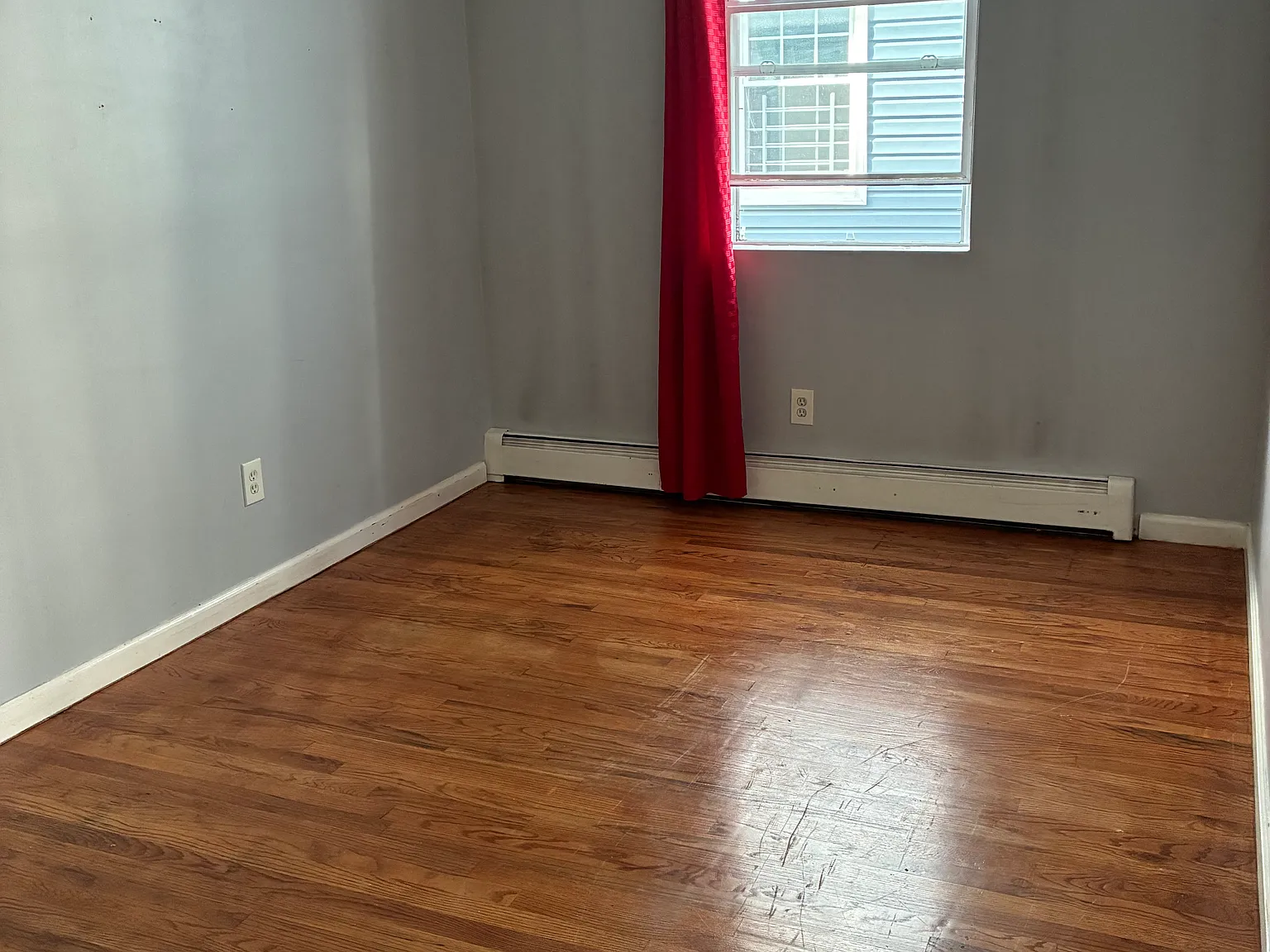 3 bed, 1000 sqft, $2,700 — Photo 3